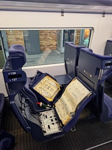 1620875_sitze_artikelbild-100proz_1F1OvD_x3iv9o