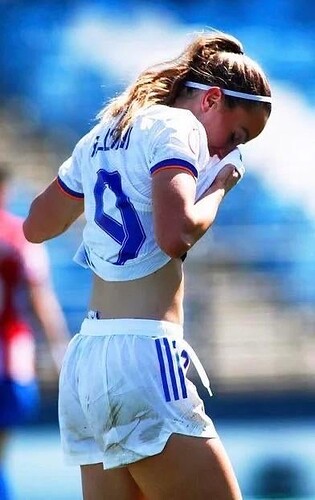 kosovare-asllani-only-just-showing-the-tummy-c2jl8q89yp