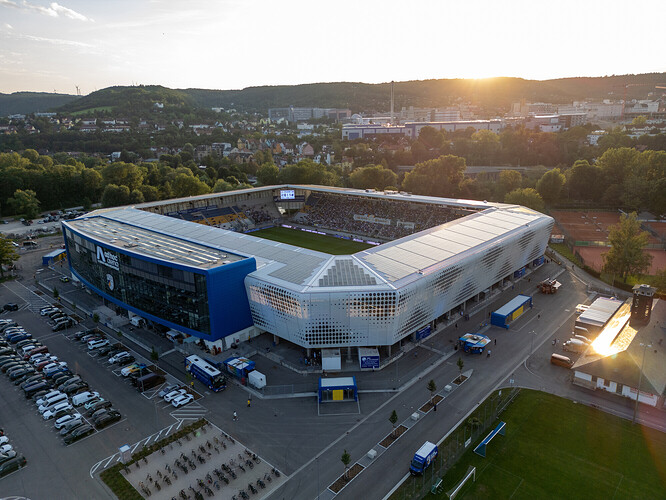 Ad_hoc_arena_im_Ernst_Abbe_Sportfeld_Foto_Roman_Moebius-%C2%A9-elf5-Jena-GmbH