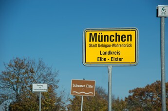 Ortsschild_München_Uebigau-Wahrenbrück